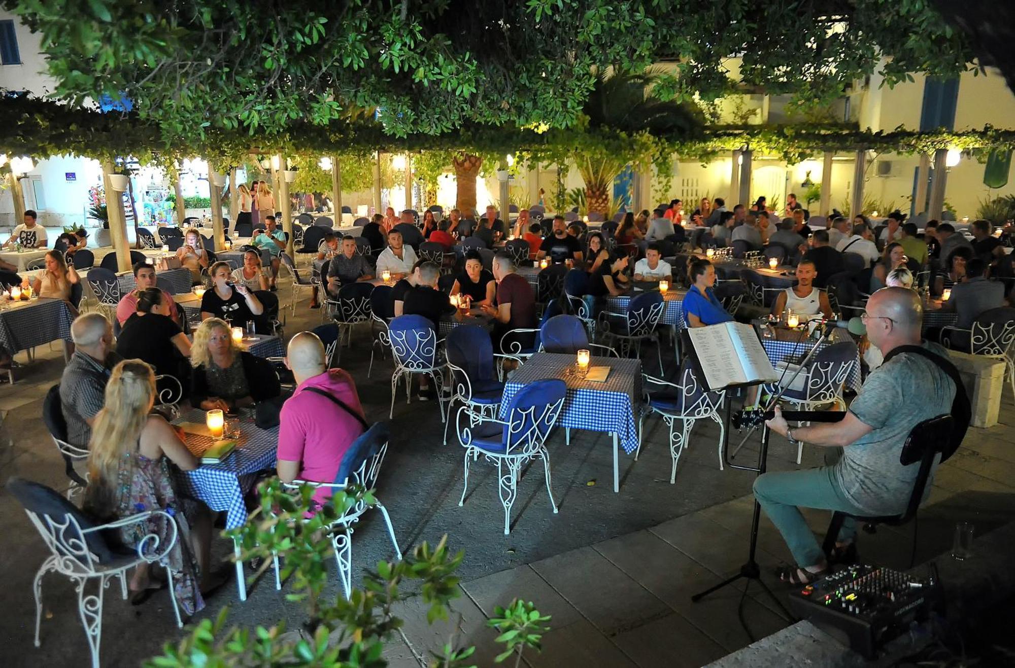 Hotel Slovenska Plaza Budva Exterior foto