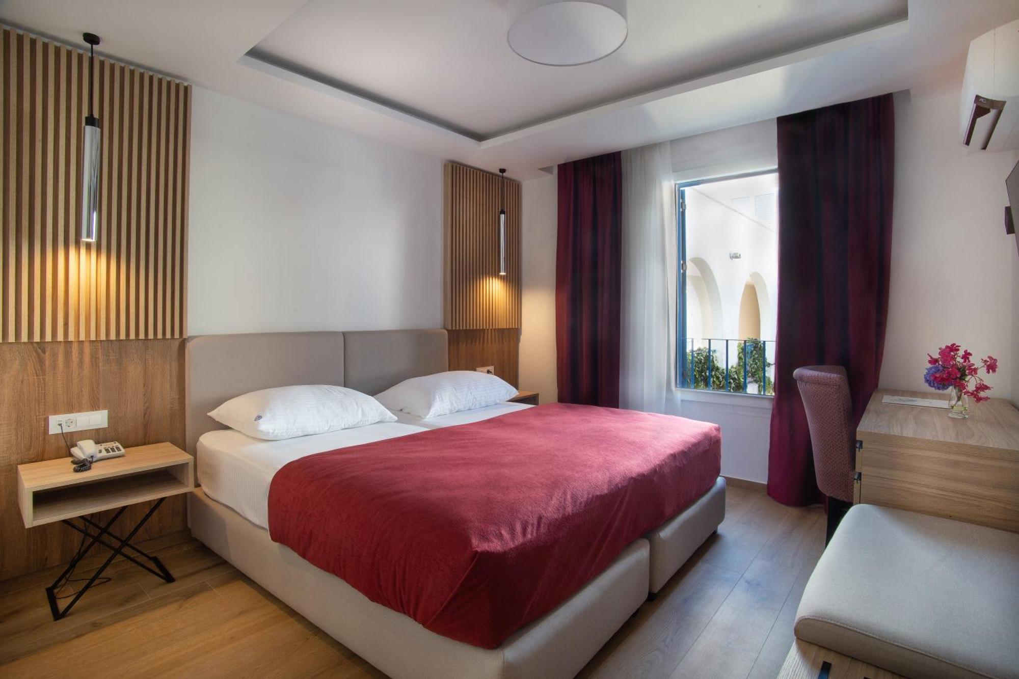 Hotel Slovenska Plaza Budva Exterior foto
